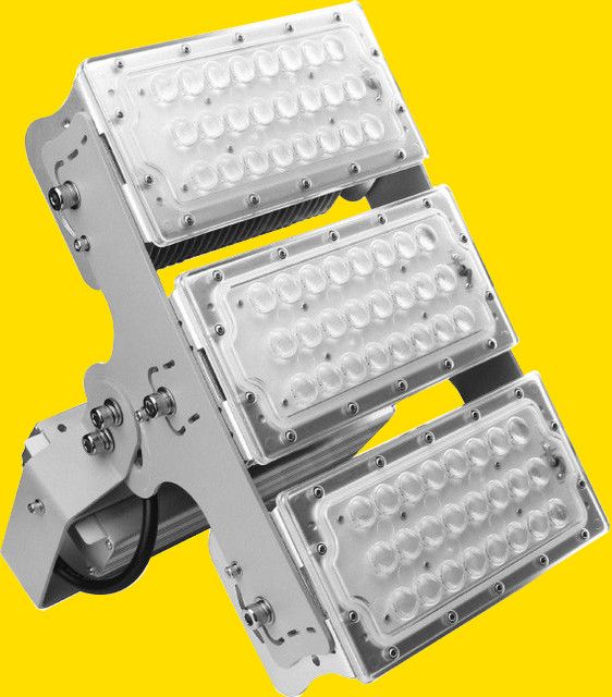 Светодиодный спортивный прожектор LED MACH для стадионов футбольных и мачт 300 вт