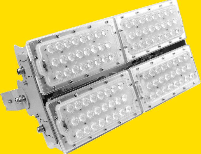 Светодиодный спортивный прожектор LED MACH для стадионов футбольных и мачт 400 вт