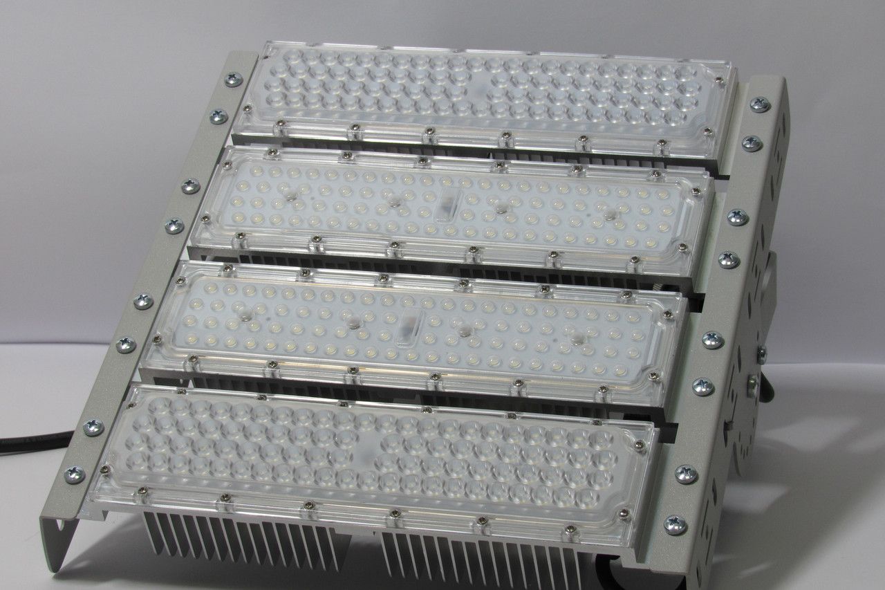 Светодиодный светильник для освещения портов нестандартных высот LED ALV-200-5K
