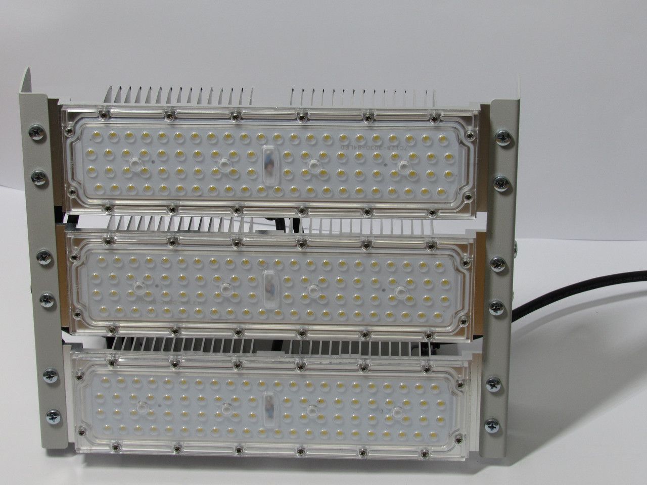 Світлодіодний світильник ALV-ARM150-5K для освітлення полів спортивних LED