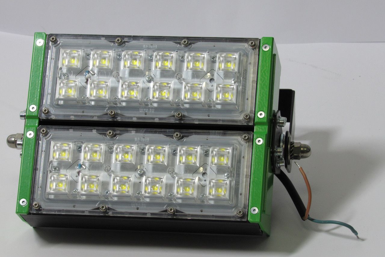 Світлодіодний світильник ALV-HAR70-5K для складів корівників LED FLOOD  AGRO АГРО