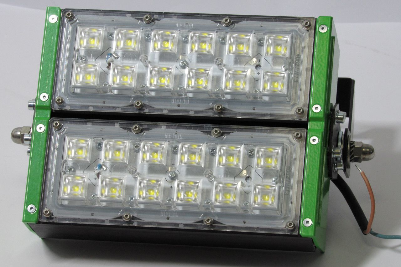 Світлодіодний світильник ALV-HAR70-5K для складів корівників LED FLOOD  AGRO АГРО