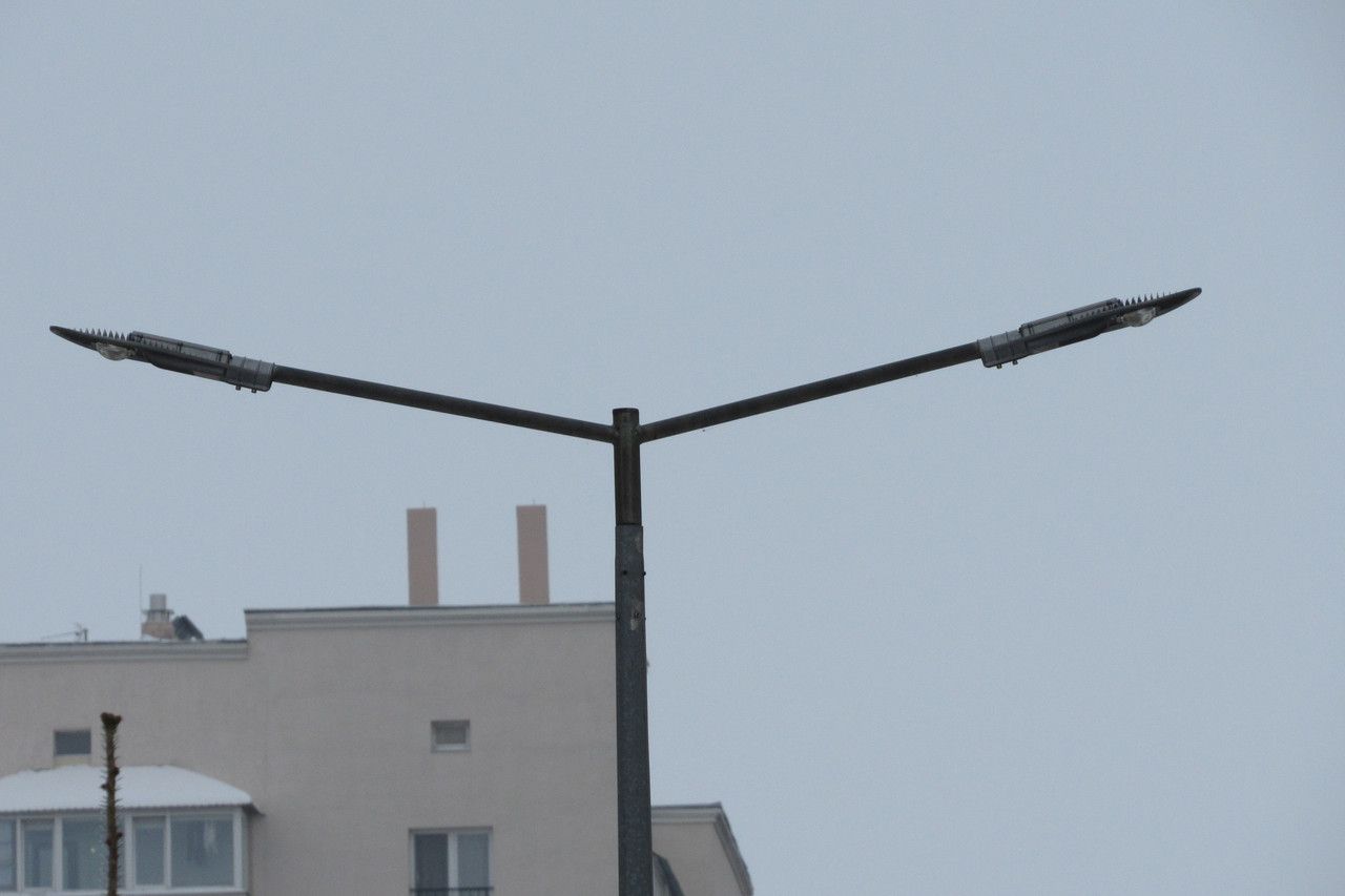 TRIPLE-ARM BRACKET FOR LIGHTING POLES